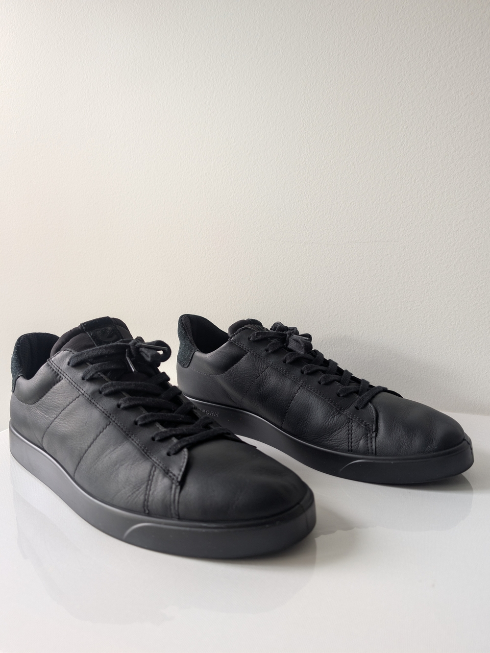ECCO Street Lite Black Leather Low Top Sneakers Men’s EU 45 US 11-11.5
